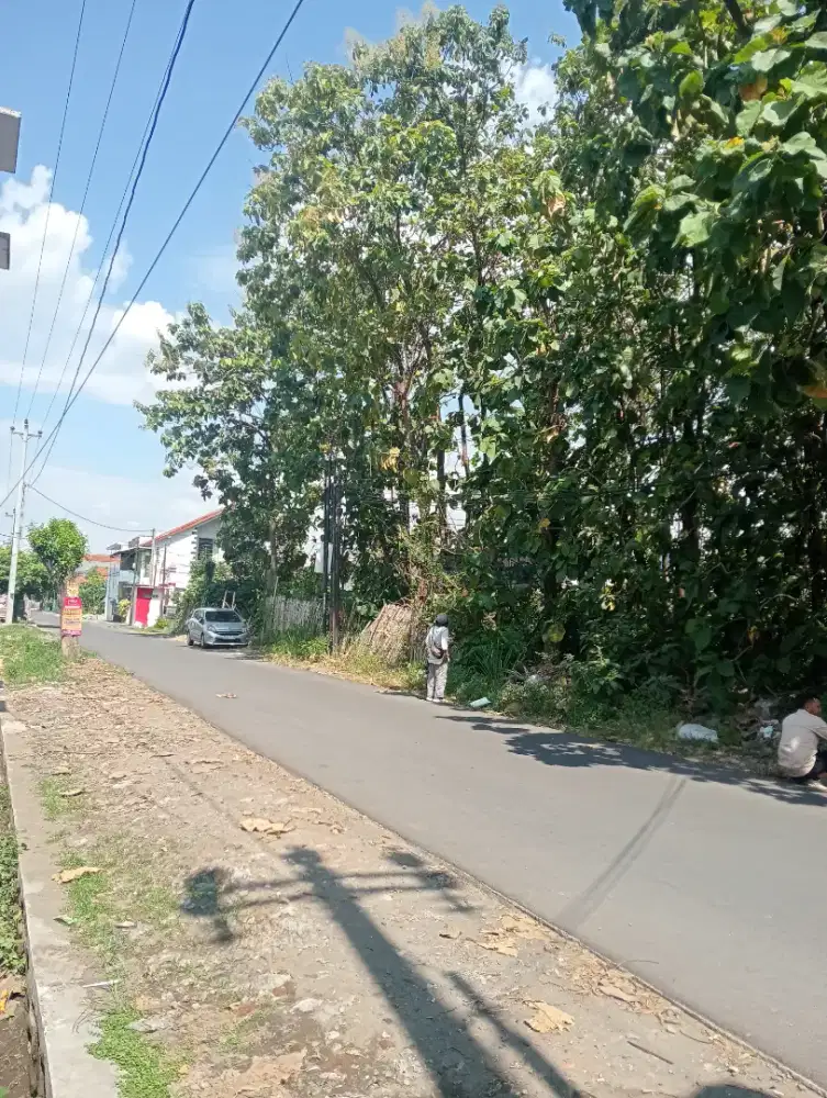 Tanah Colomadu dekat jl Adi Soemarmo