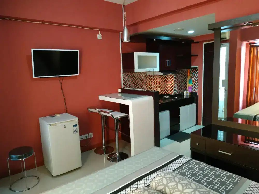 Apartemen Metropolis Surabaya, view kolamRenang,full perabot,siap huni