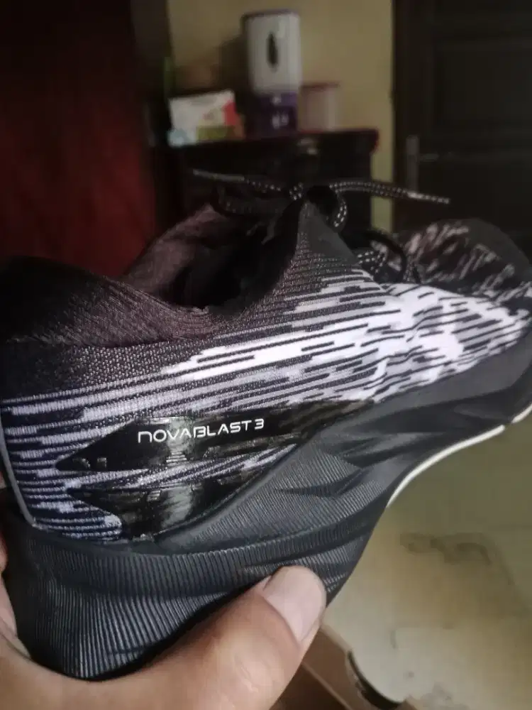 Sepatu ASICS DIJUAL