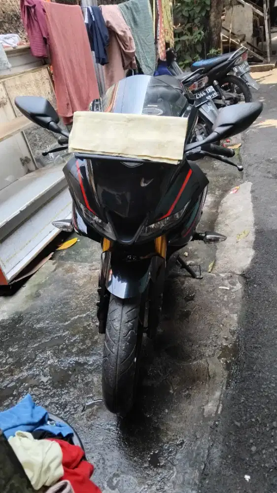 Motor Yamaha R15 YZF