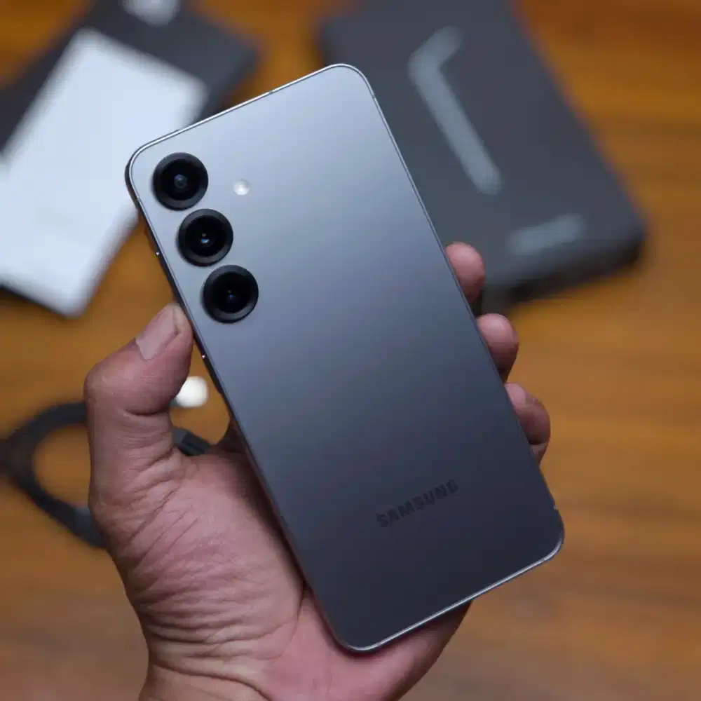 Samsung S25 12/256GB Garansi Resmi Garansi juli 2026