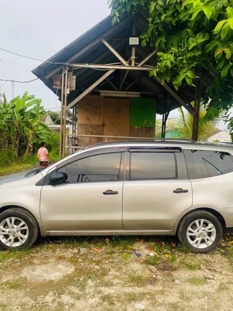 Nissan Grand livina 2012 Bensin