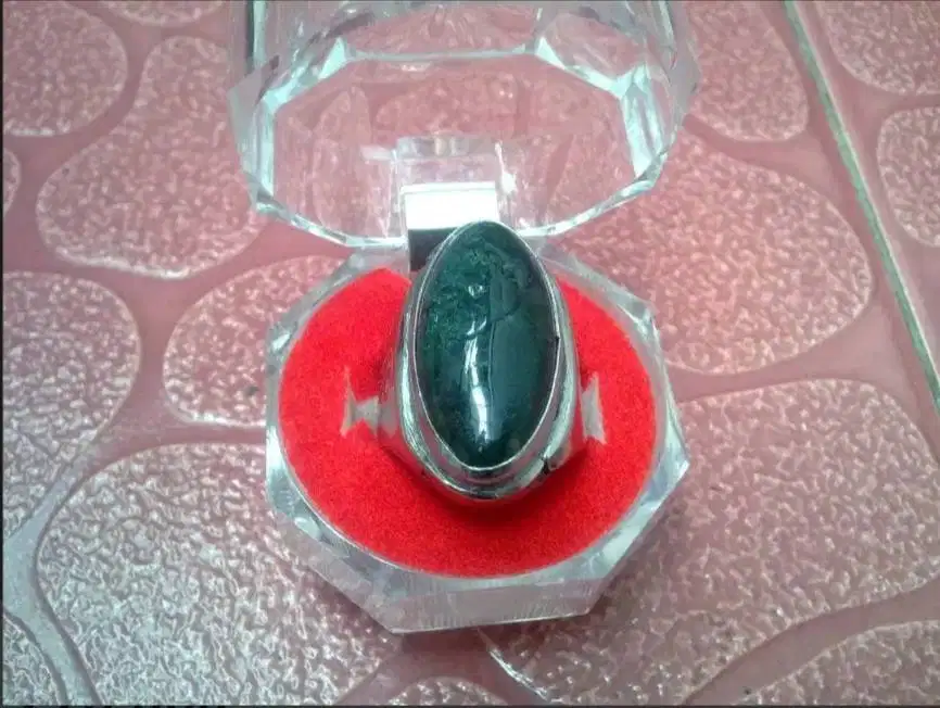 Bacan Hijau Antik Alami