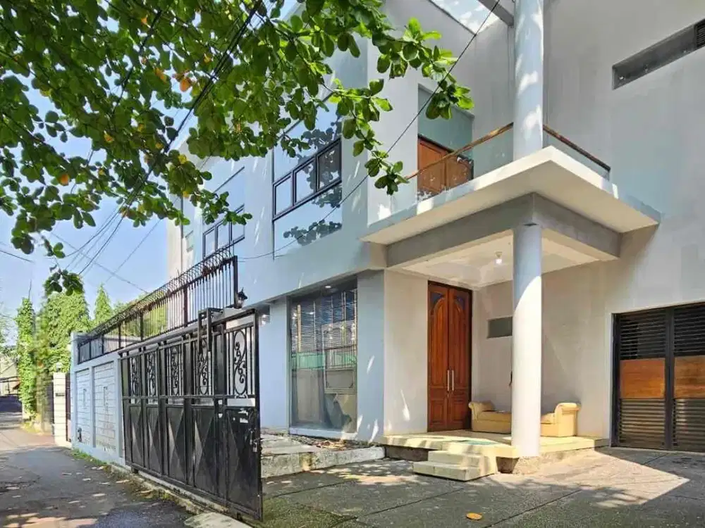 Rumah asri dijual di Cilandak, dekat Citos