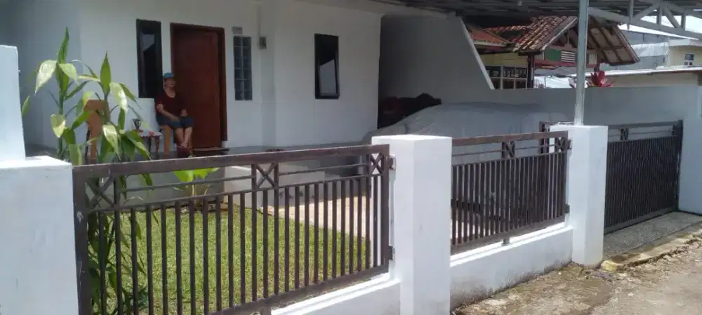 Di jual rumah di kolonel masturi jambudipa cimahi
