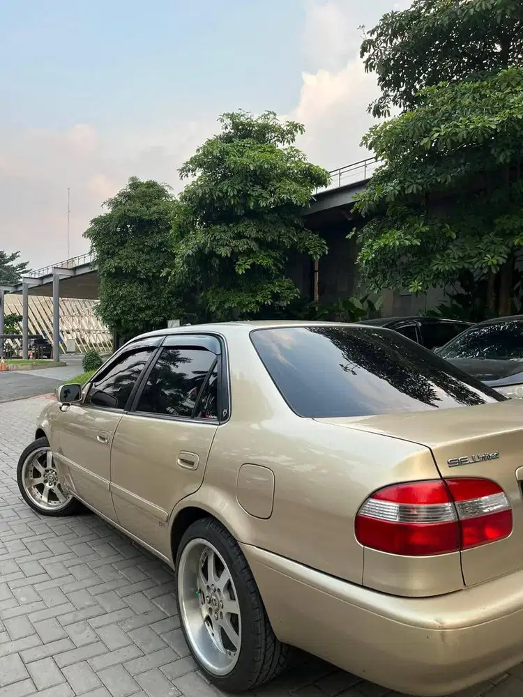 Toyota Corolla 2000 Bensin