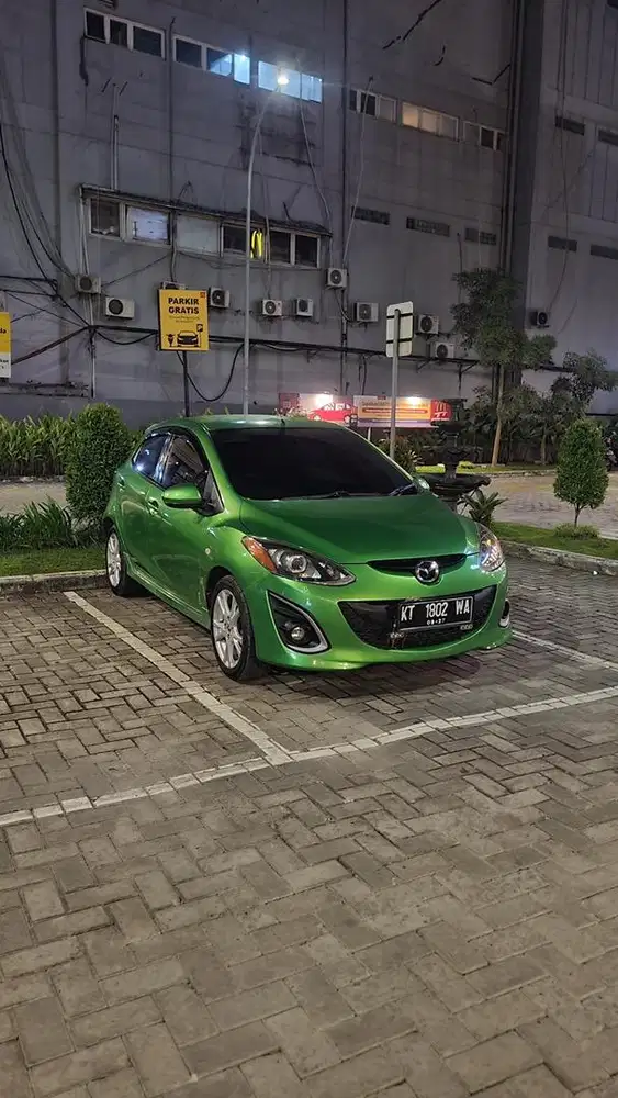 Mazda 2 matic A/T pemakaian pribadi