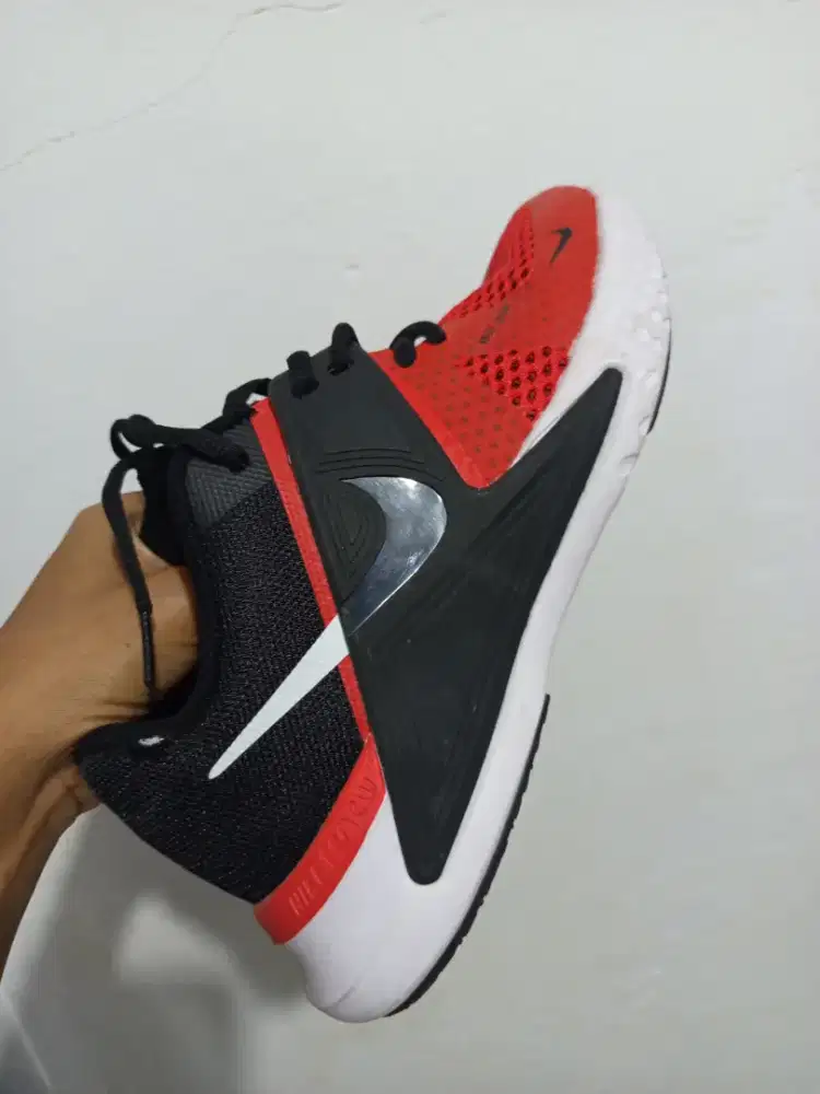 Nike renew training size-41 merah putih ringan