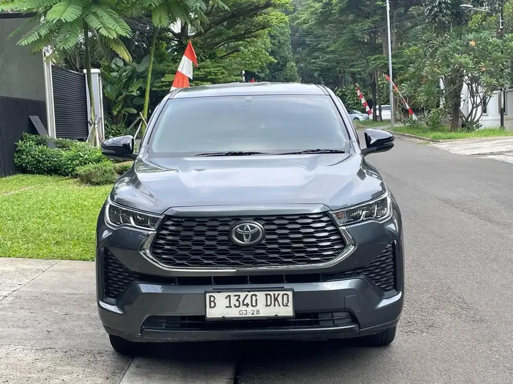 Innova Zenix 2.0 V AT 2022