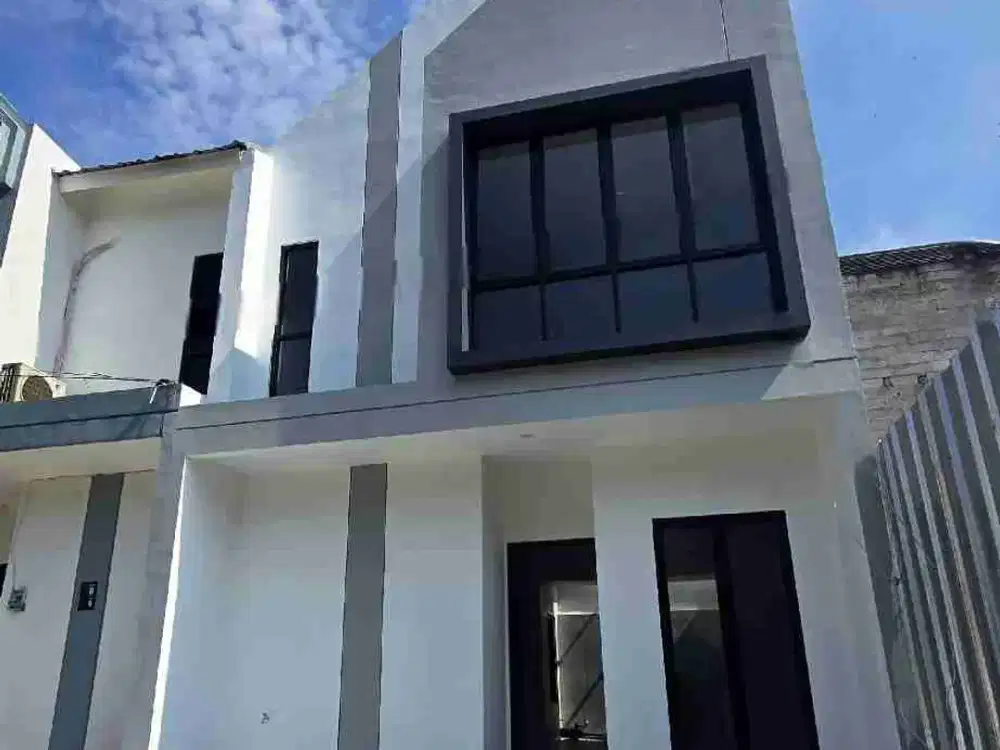 rumah 2 lantai miral 6 3kamar tidur dekat MRT Lebak bulus bisa KPR