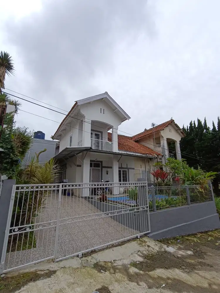 Villa dengan private swimming pool