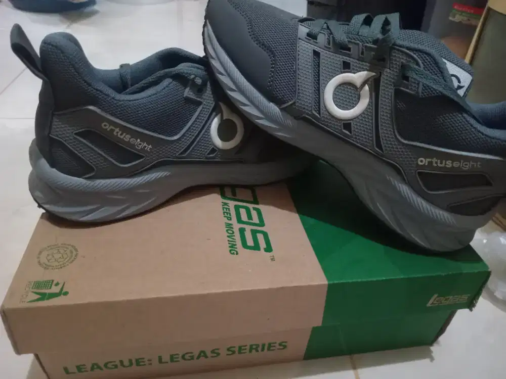 Sepatu  masih mulus