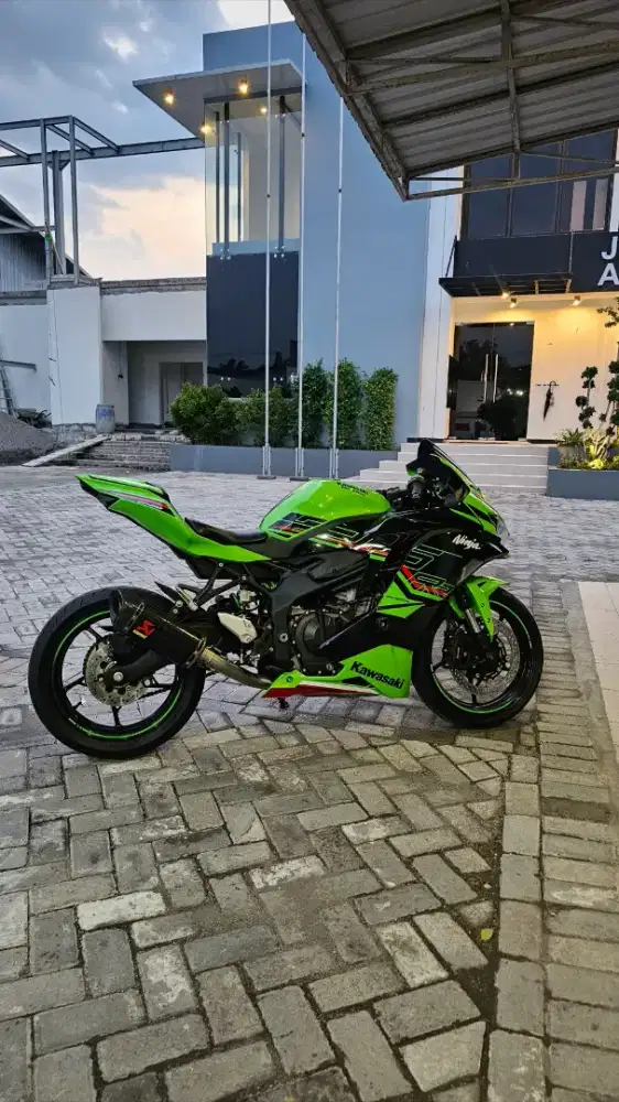 KAWASAKI ZX25RR