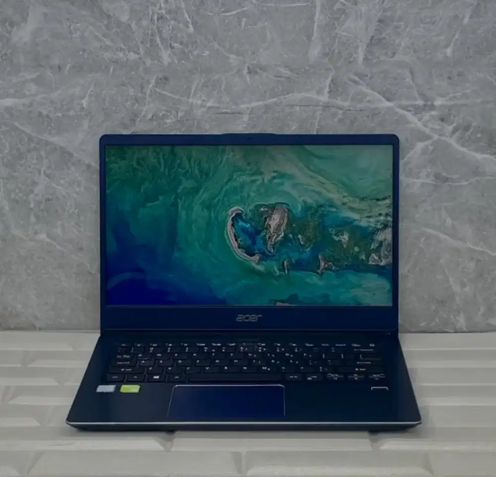 Dijual laptop Acer Swift 3 core i3, kelengkapan laptop dan charger.