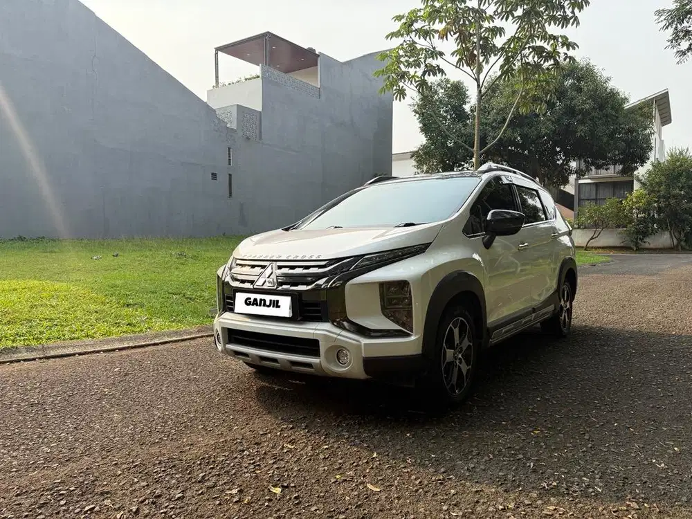 TERMURAH! LOW KM. PAJAK PANJANG. Xpander 1.5 Cross AT MATIC 2019