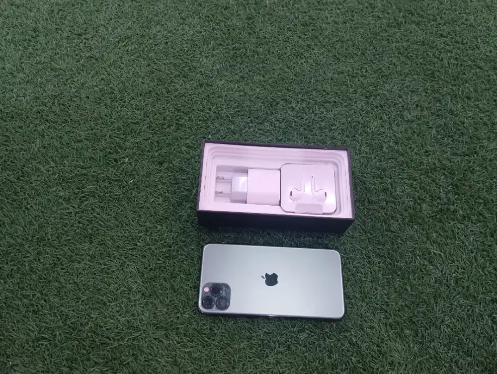 Iphone 11 pro max 256gb terjamin keaslianya