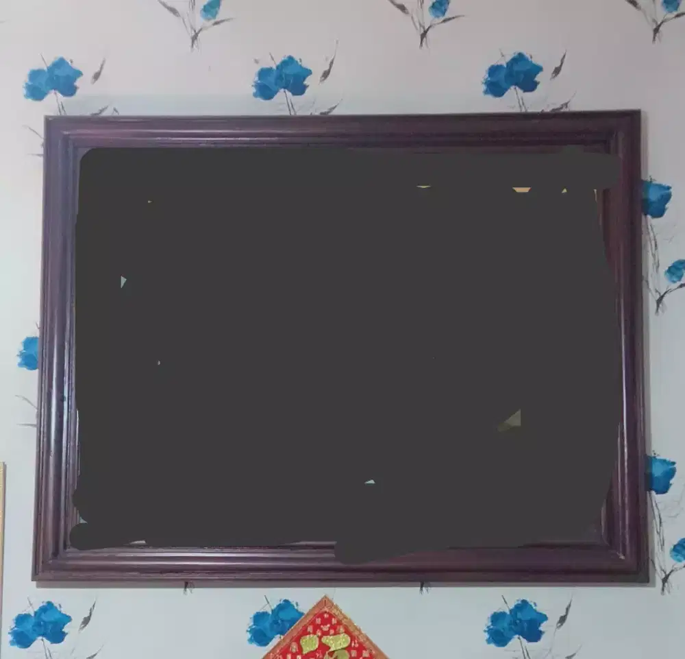 Pigura bahan kayu jati