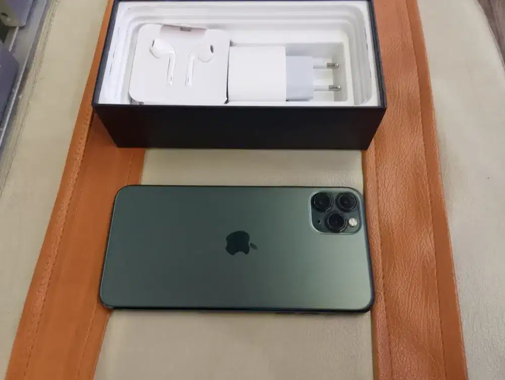 Iphone 11 pro max 256gb karena masih new