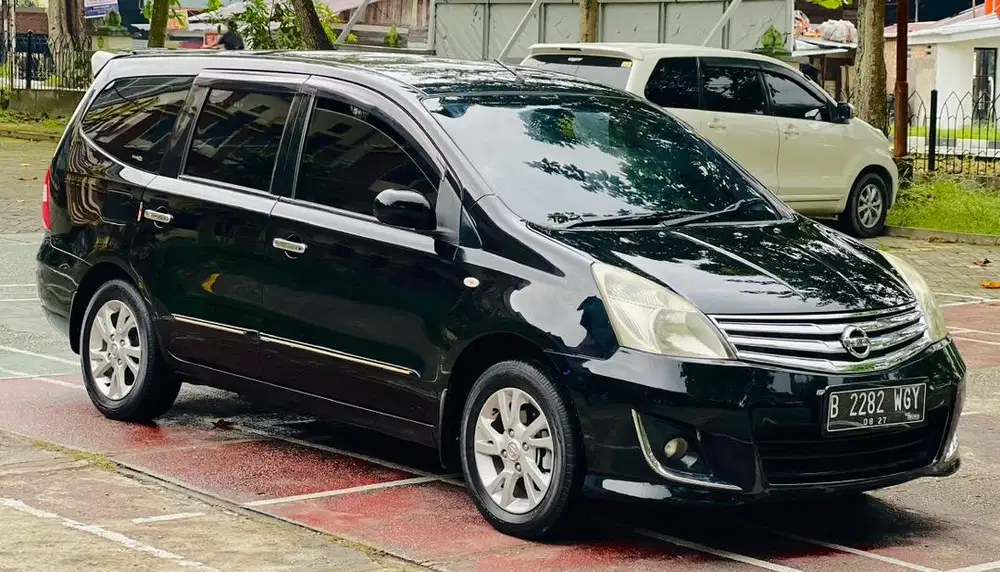 Di Jual Cepat Grand livina XV 1,5 AT 2013 Tangan Pertama Cantik x