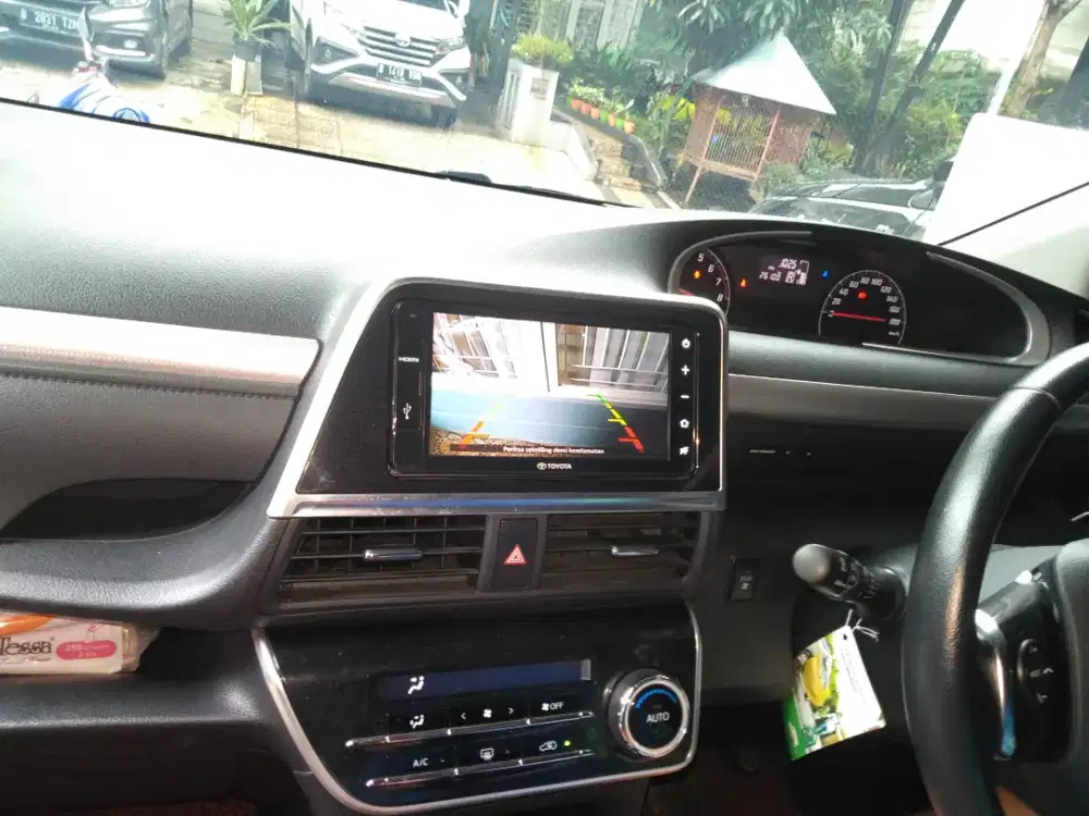 kamera mundur sienta SM pasang ditempat anda berada