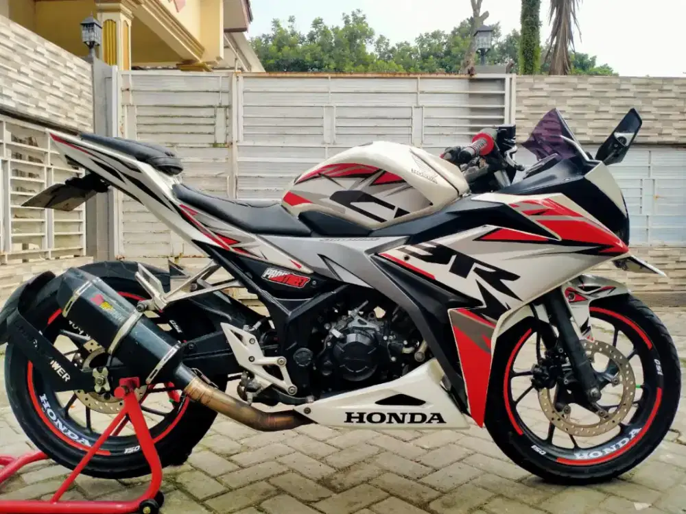 Honda CBR facelift lengkap sehat mesin segel keterangan detail dibawah