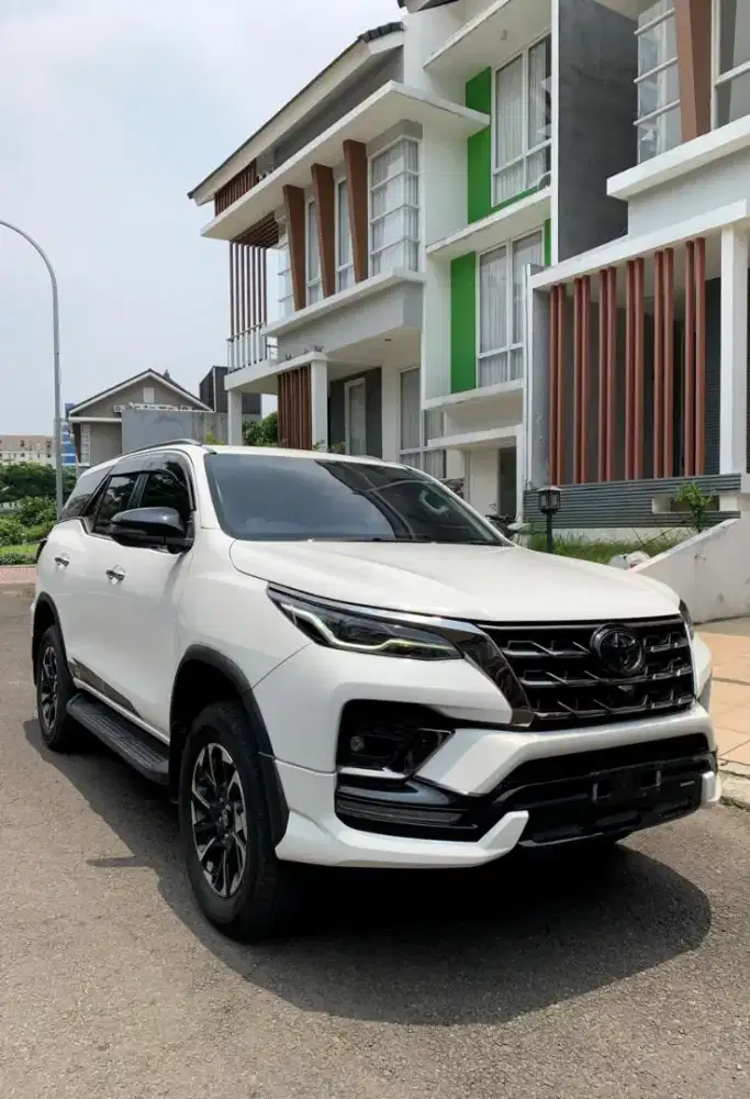 Toyota Fortuner 2.8 GR 2023 TERMURAH LOW KM CASH PEMAKAI