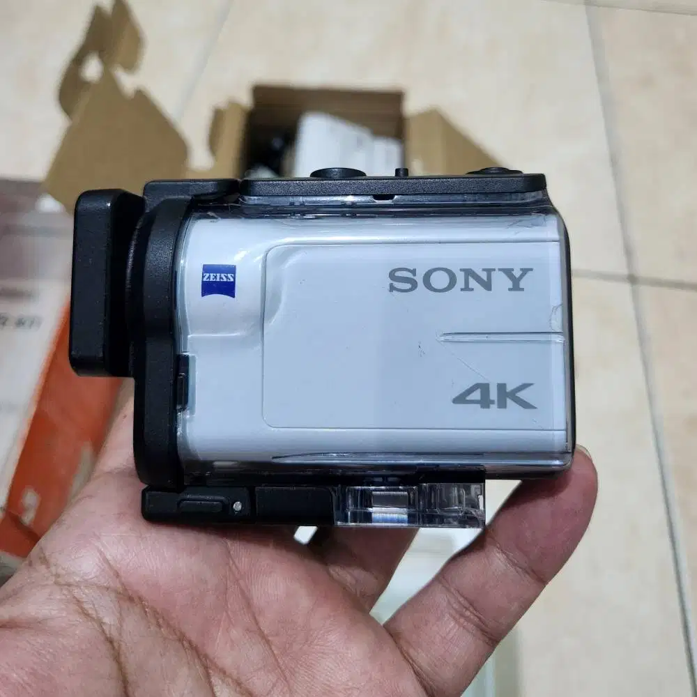 Action Camera Sony FDR-X3000 4K – Cocok untuk Travelling, Vlog, & Olah