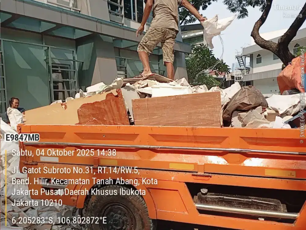 Jasa buang puing dan angkut sampah