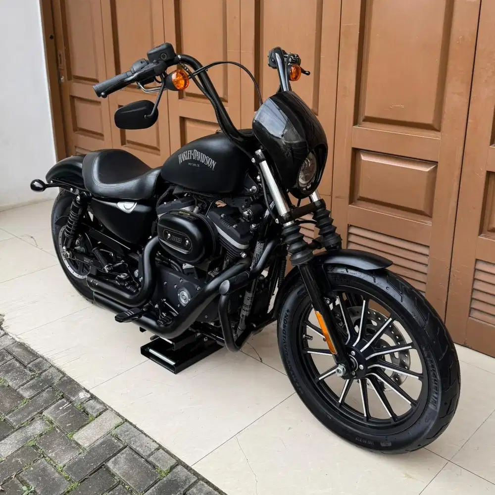 Harley Davidson Sportster Iron 883 tahun 2015 km very low