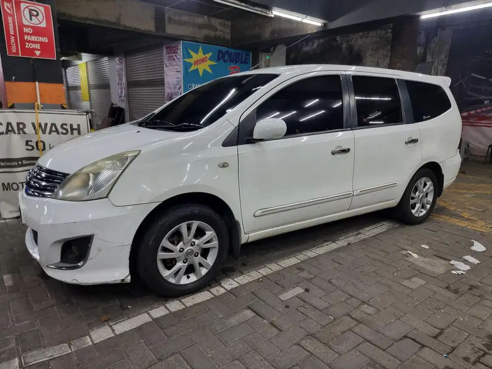 Nissan Grand livina 2012 Bensin