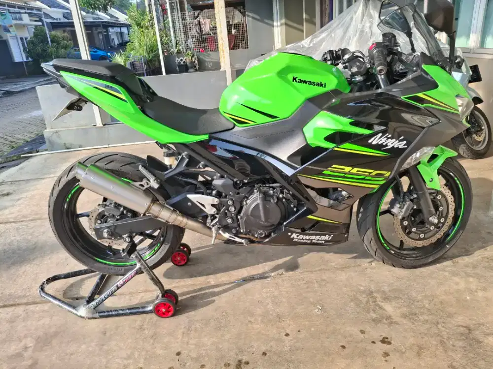 Kawasaki Ninja 250 Fi Tahun 2018 KRT Edition