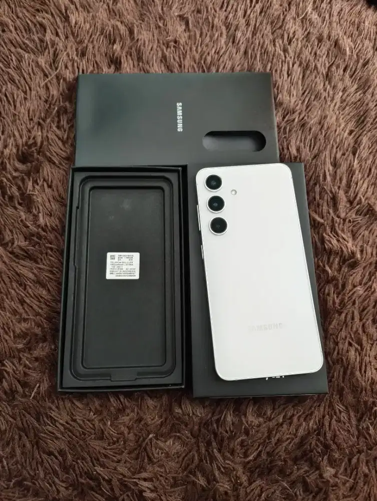 Samsung s24 8/256gb fullset like new garansi on