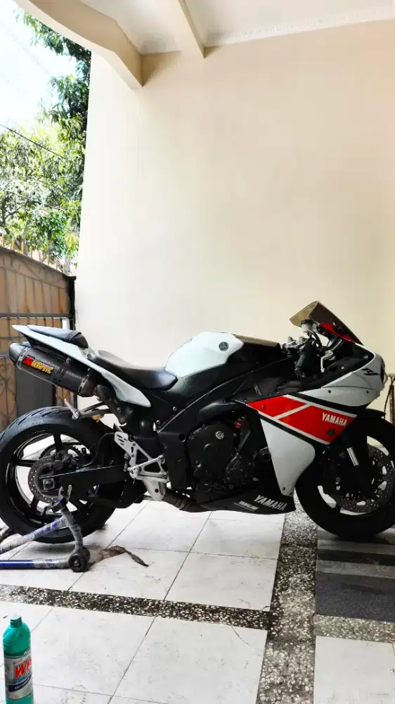 Moge yamaha R1 2011