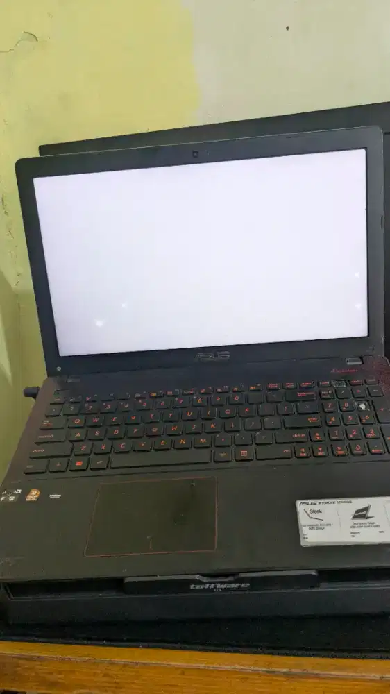 BU Laptop Gaming Asus X550I ram 12/cpu fx vga rx 460