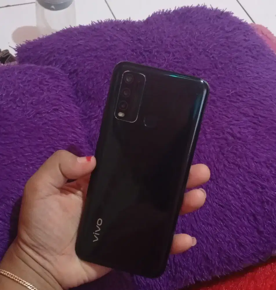 Vivo y30 ram 4/128!.