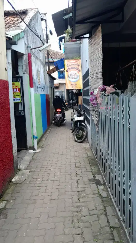 Dijual cepat rumah 200 meter dari jalan Soekarno-Hatta