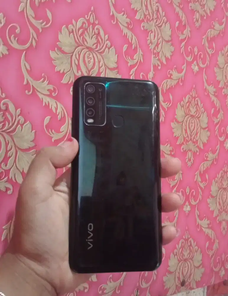 Vivo y30 ram 4/128!.