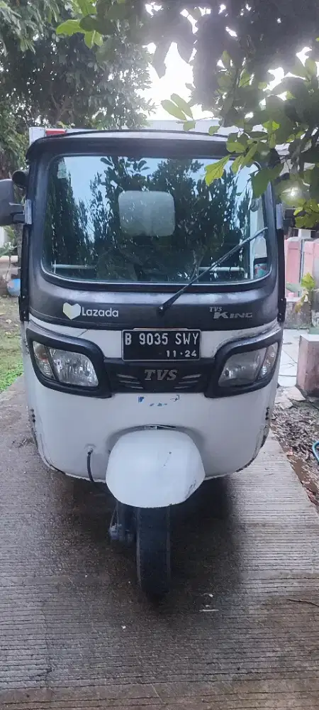TVS roda 3 box putih