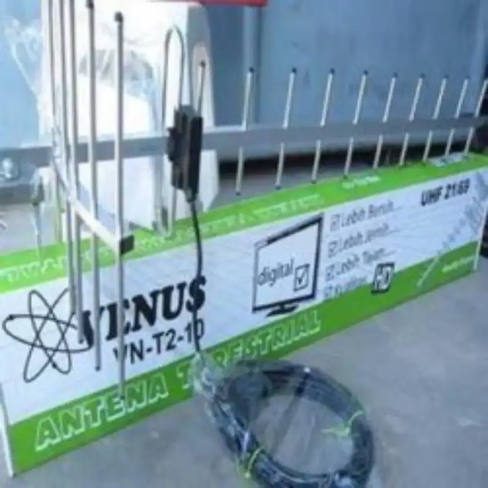 Antena luar dipasang nya, biar dapet siaran bagus