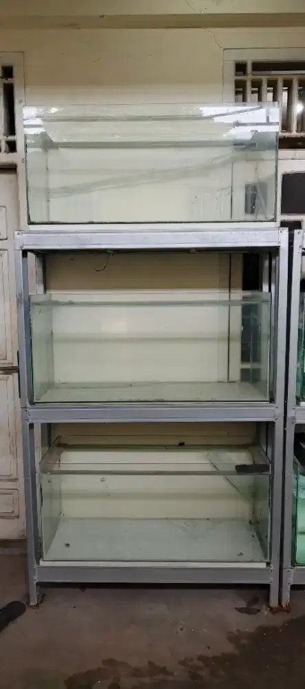 Aquarium set dan rak