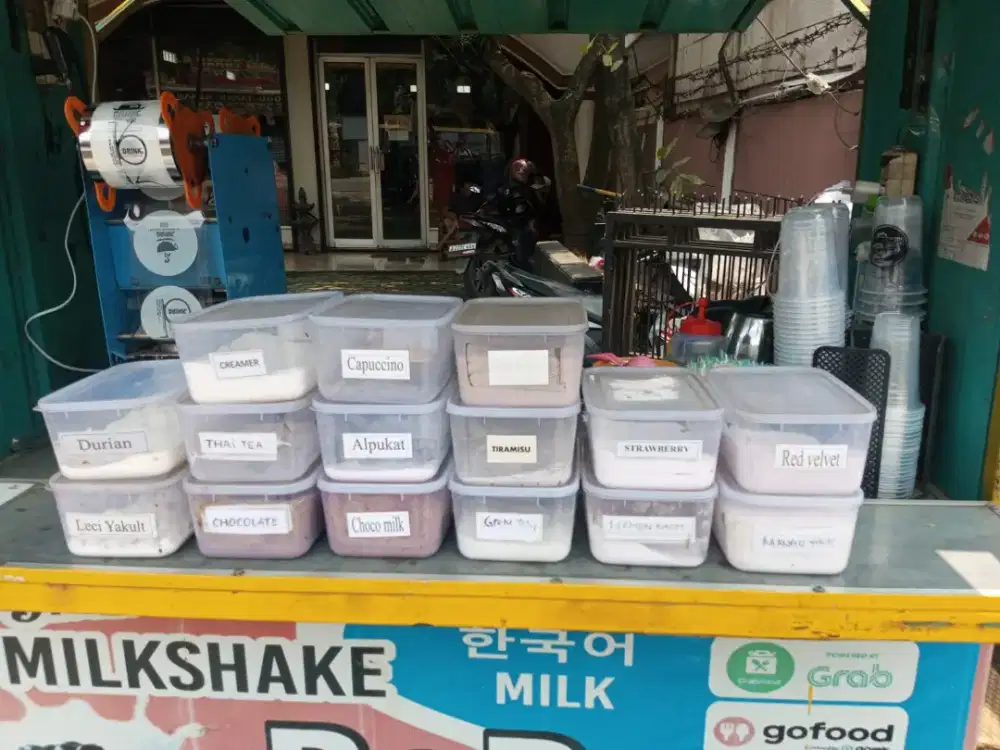 DIBUTUHKAN SEGERA KARYAWAN UNTUK JAGA STAND MINUMAN