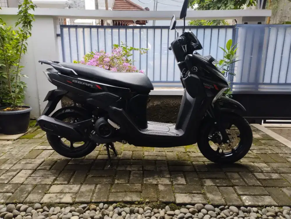 Yamaha Gear Ultima 125 FI Hybrid 2025 Hitam.