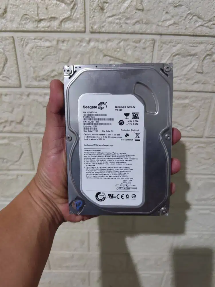 HDD 250GB Seagate Barracuda 3.5inch SATA 7200RPM Harddisk PC Komputer