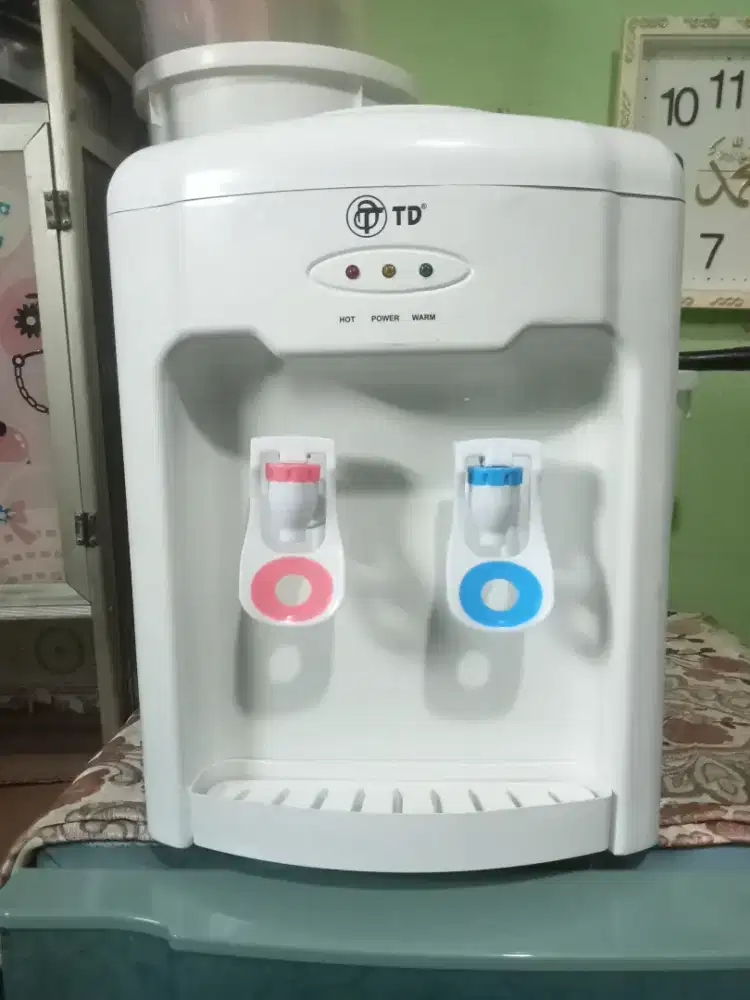 dijual dispenser baru