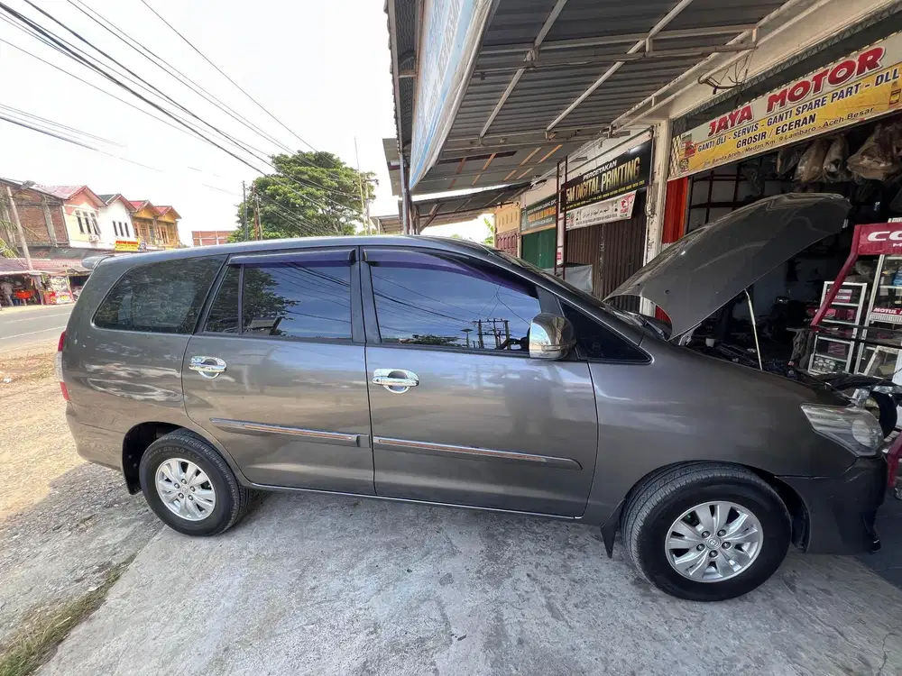 Toyota Kijang Innova 2013 Bensin