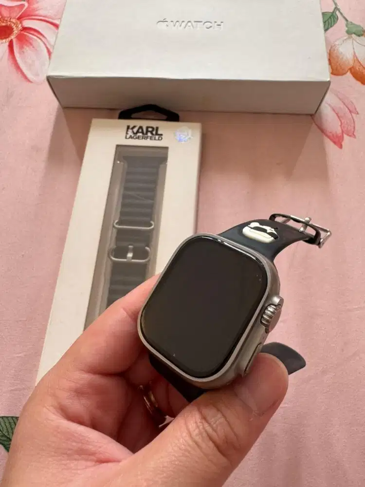 Apple Watch Ultra 49mm Cellular Gen 1 Bonus Strap