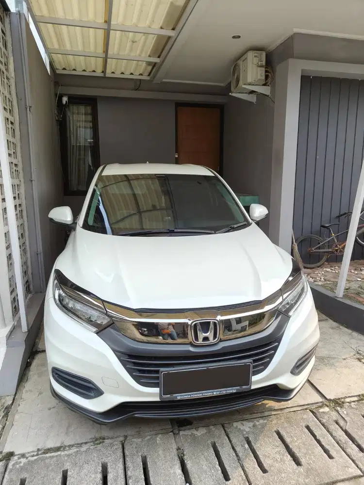 HRV 2021 AT putih, tangan pertama, km19.196, servis rutin 6 bulan