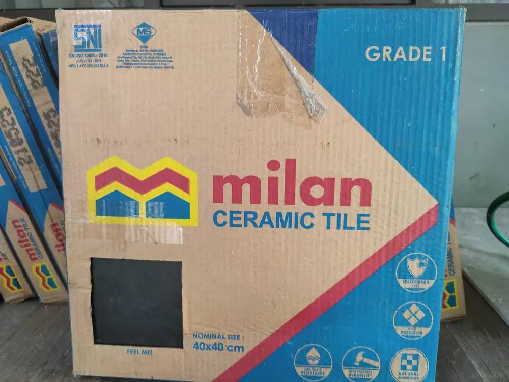 Keramik Milan Lincoln Black (Hitam) 40x40