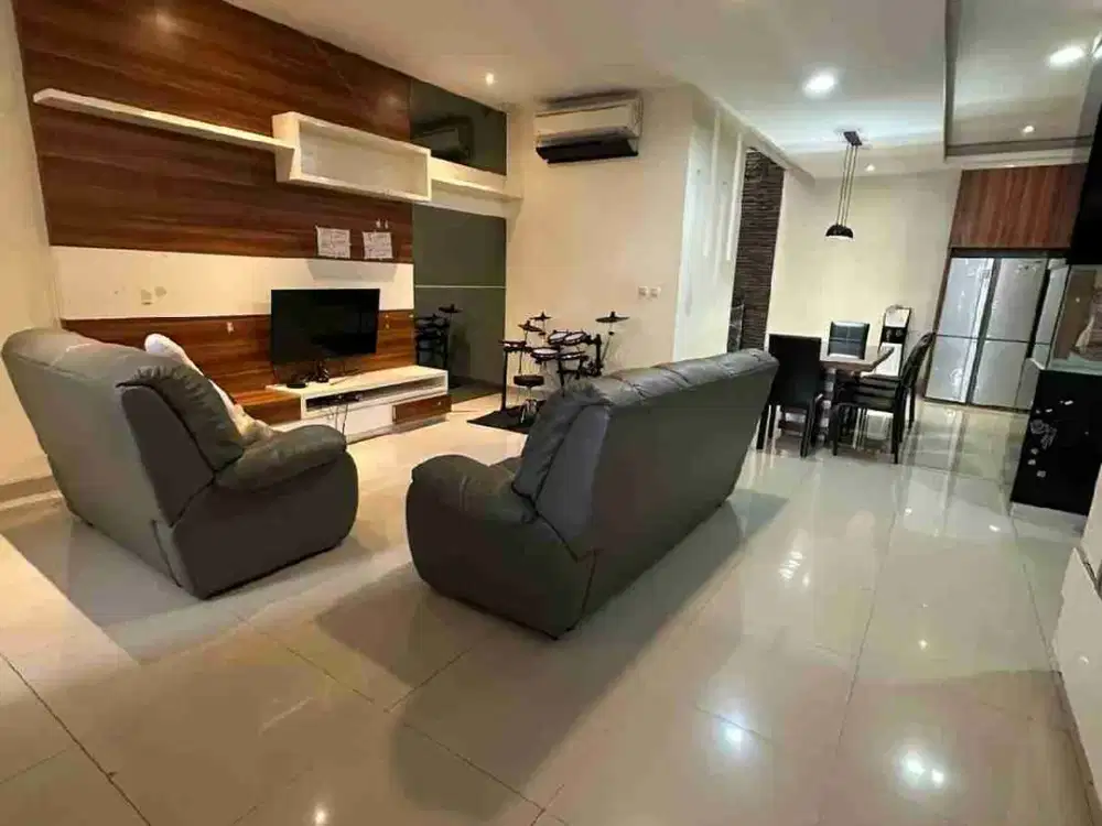 Disewakan Rumah 2 Lt Furnish Siap Huni Green Lake City