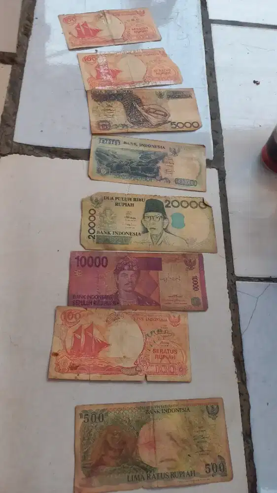 Di jual uang kono